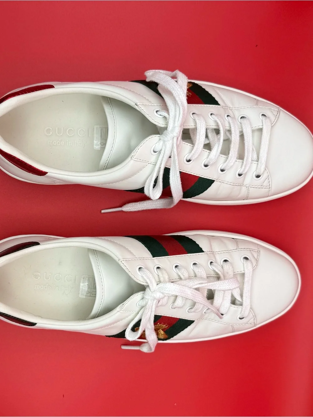 Gucci Ace Bee Embroidered Leather Sneakers Size 9 Includes COA & Accessories